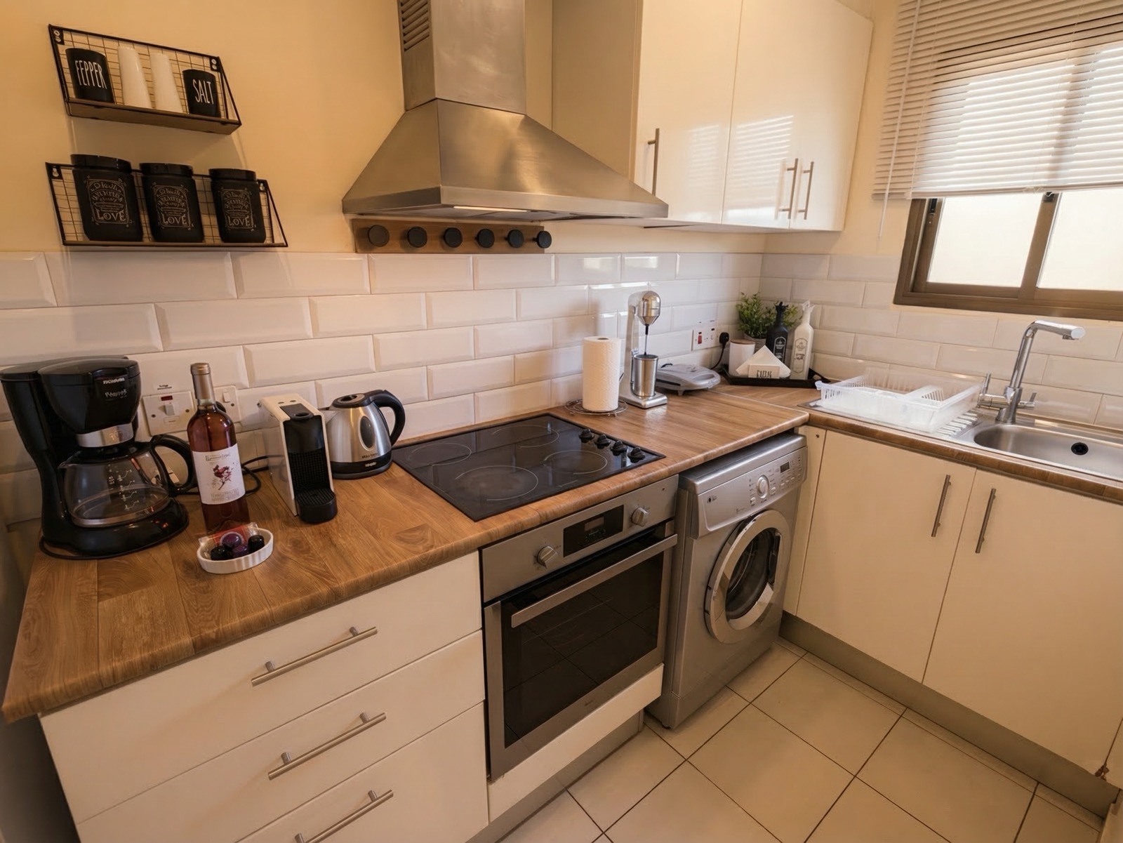 Fully equipped kitchen